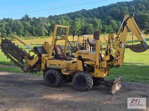 lot 83 image: Vermeer V3550A 4WD trencher. Equ...