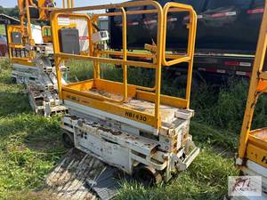 lot 88 image: Hy-Brid Lifts HB-1430 scissor lift....