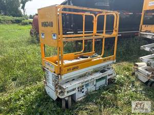 lot 89 image: Hy-Brid Lifts HB-1430 scissor li...