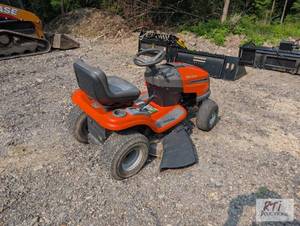 lot 125 image: Husqvarna LTH 18538 riding lawn mow...