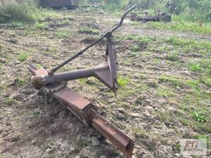 lot 147 image: Ferguson 3pt hitch back blade. A...
