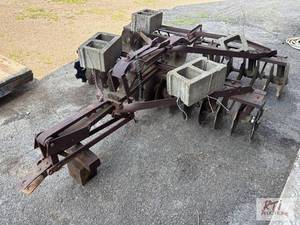lot 148 image: 7 foot adjustable disc harrow. Pull...
