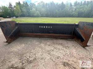 lot 160 image: Torwel 14 ft box snow pusher box...
