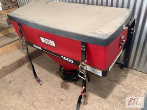 lot 167 image: New Western 1000 tailgate salt s...
