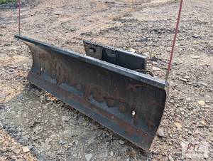 lot 184 image: Bobcat skid steer snow plow with un...