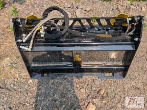 lot 194 image: &nbspEZ Puller hydraulic skid stee...