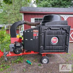 lot 196 image: DR Leaf and lawn vacuum. Subaru gas...