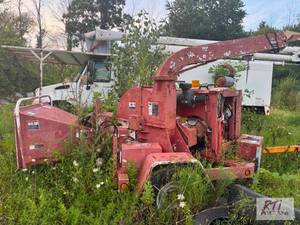 lot 201 image: Woodchuck 12in wood chipper. 636 ho...