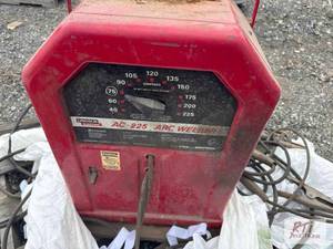 lot 212 image: Lincoln Electric AC225 Arc welde...