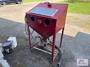 lot 219 image: Cyclone 3624 sandblast cabinet. Whe...