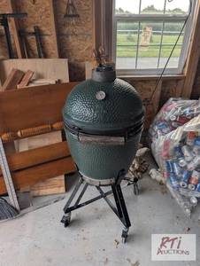 lot 281 image: Big Green Egg ceramic kamado-style ...