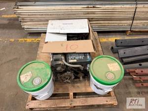 lot 303 image: 16FT Garage door. Electric lift. 9 ...