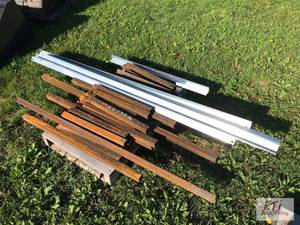 lot 336 image: Mixed length square tubing and angl...