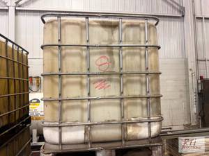 lot 461 image: (4) Fluid storage crates. 5 filing ...