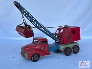 lot 17 image: GAMA metal truck crane...