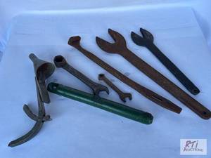 lot 31 image: Wrenches and hand tools, Unadilla s...