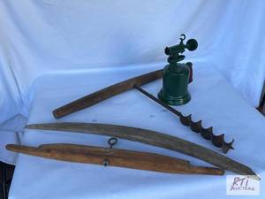 lot 33 image: Antique drill, deer hangers and blo...