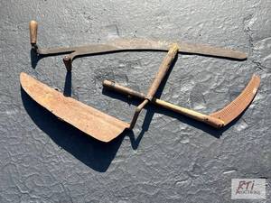 lot 62 image: Hay and grass knives...