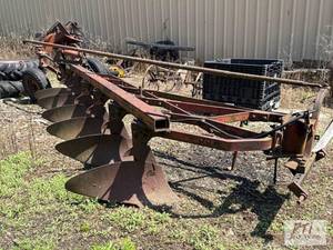 lot 132 image: IH 6-16 plow...