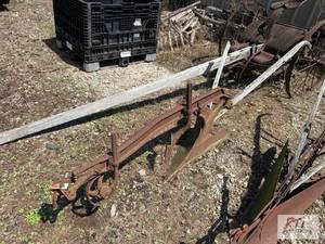lot 142 image: Syracuse chilled plow works #15 (pu...