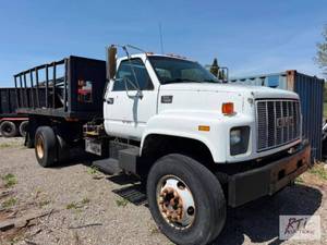 lot 3 image: 2000 GMC C7500 Truck. 33,000GVWR. V...