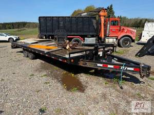 lot 10 image: 2022 P.J. Trailer Deck Over Trailer...