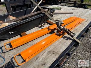 lot 19 image: 7FT Fork Extensions. The item is lo...