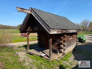 lot 32 image: Log cabin Playhouse. 12FT X 8FT X 1...