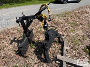 lot 57 image: Quick -Detach Grapple on Pivot. Hyd...