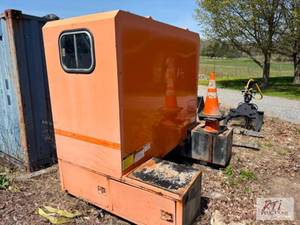 lot 62 image: Truck-mounted Toolbox Cab. 94IN X 6...