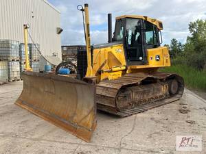 lot 51 image: 2010 John Deere 750J LGP crawler do...