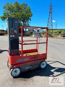 lot 80 image: 2016 Skyjack SJ16 electric, vertica...