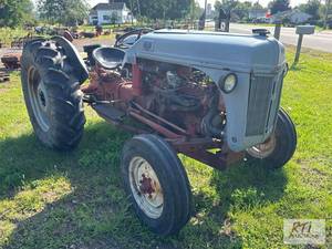lot 93 image: 1948 Ford 8N Funk conversion tracto...