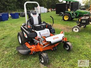 lot 102 image: New Stihl RZ 960i commercial zero t...