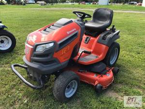 lot 107 image: Husqvarna LGT 2654 lawn tractor, 54...
