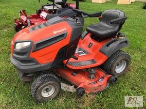 lot 108 image: Husqvarna YTA24V48 lawn tractor wit...
