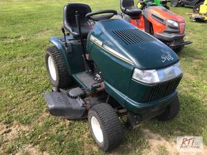 lot 111 image: Craftsman 46in lawn tractor, HST, s...