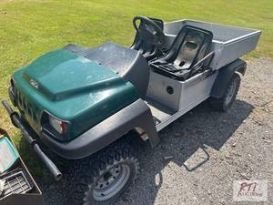 lot 116 image: Gas golf cart, green, condition unk...