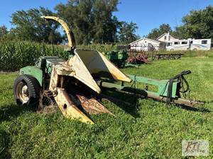 lot 131 image: John Deere 3950 forage harvester. I...