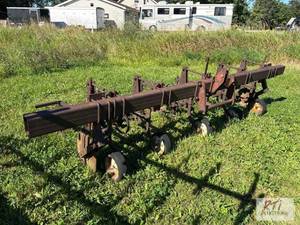 lot 133 image: International 153 cultivator. Opera...