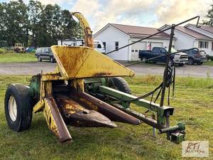 lot 137 image: John Deere 35 forage harvester with...