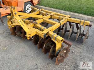 lot 138 image: CountyLine 3-point hitch disc harro...