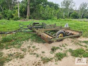 lot 142 image: 12ft John Deere culti-mulcher. Extr...