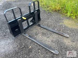 lot 166 image: NEW HLA 4,200 lb capacity step-thro...