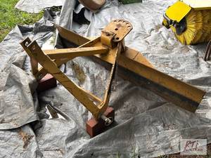 lot 176 image: Walco W-599 5 foot 3-point hitch ba...
