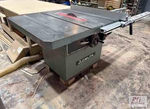 lot 204 image: Delta RT40 1416 in table saw. Full...