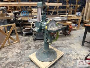 lot 208 image: Oliver sanding station. Model 182DB...