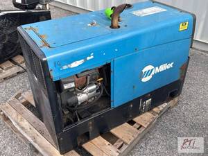 lot 227 image: Miller Bobcat 250 weldergenerator....