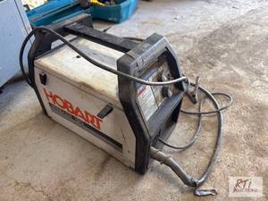 lot 231 image: Hobart Handler 120 welder. Operatio...