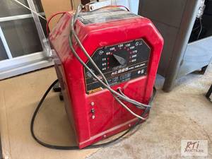 lot 232 image: Lincoln AC225 arc welder, operation...